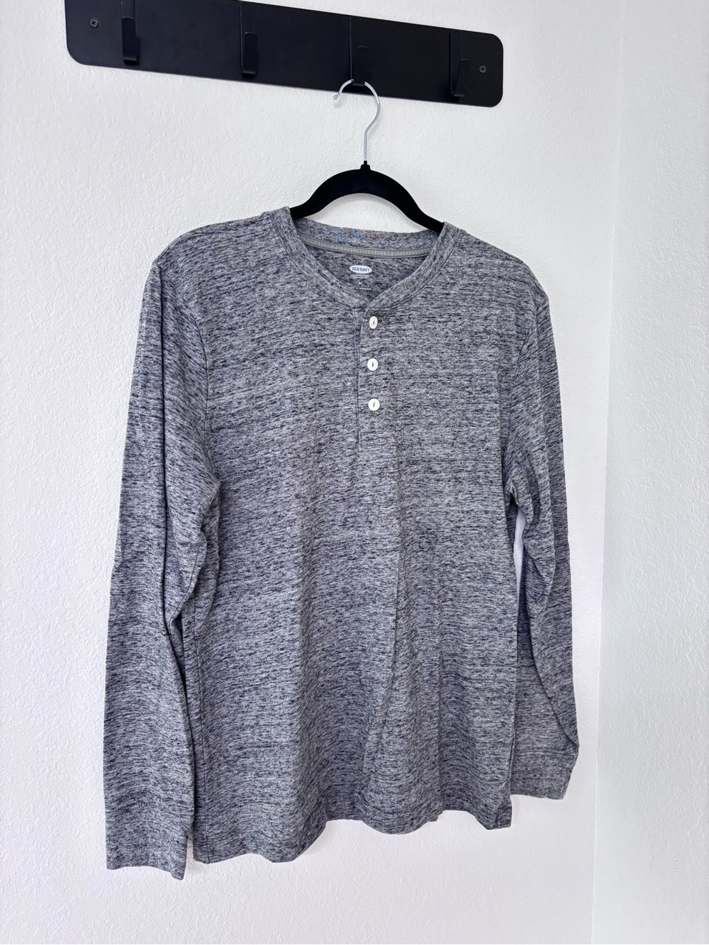 Old Navy Gray Heather Long-Sleeve Henley Shirt